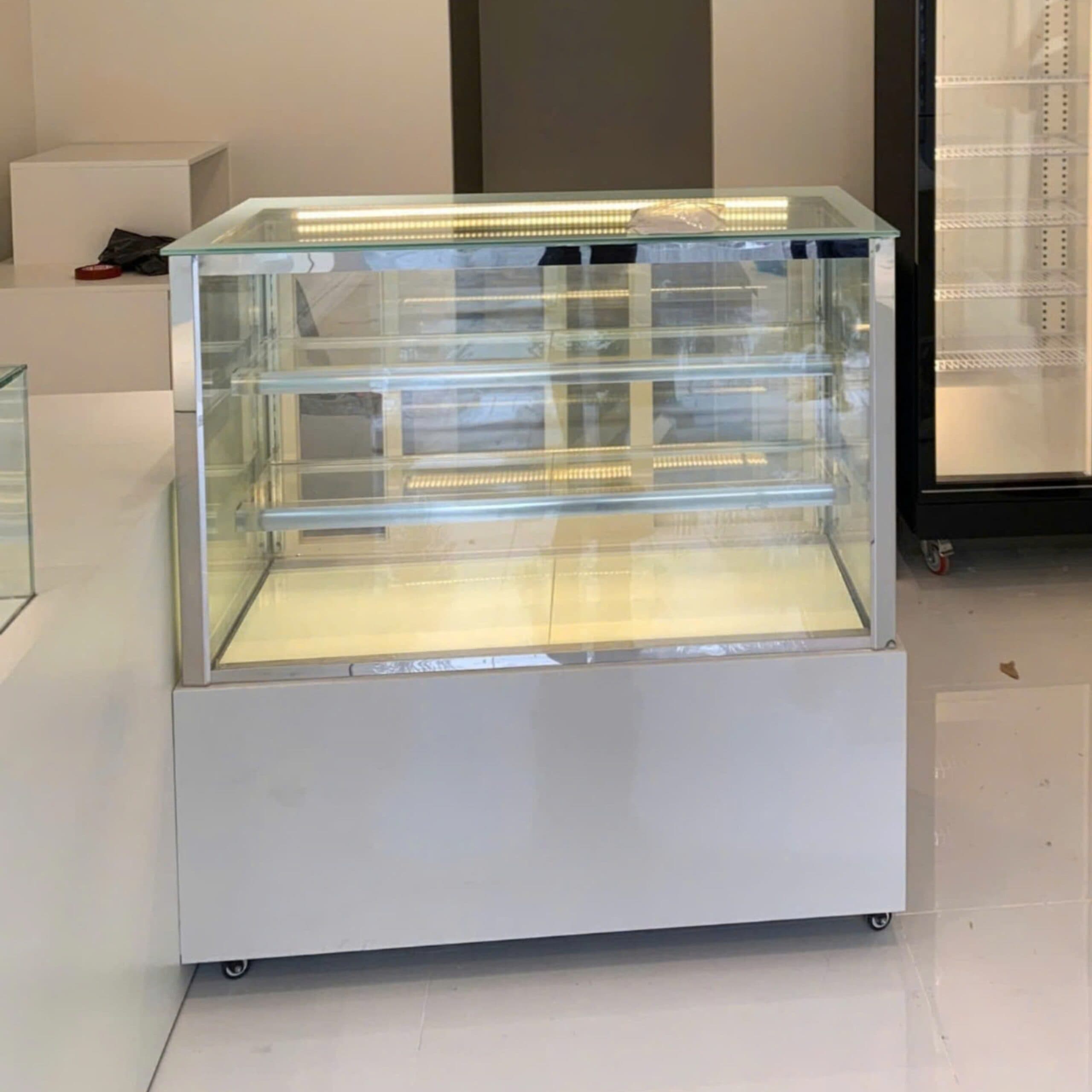 Tủ bánh kem wincoold – 1M2 – DG-1200Z – Kính Vuông - Tủ Bánh Kem Wincoold chính hãng