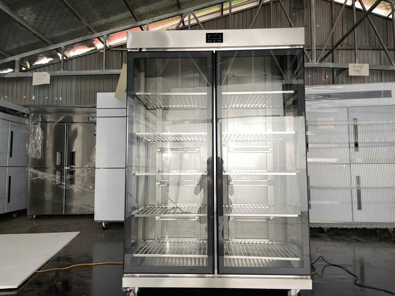 tủ sấy bát 2 cánh kính 2 lớp quạt gió - Tủ sấy bát khay Wincoold